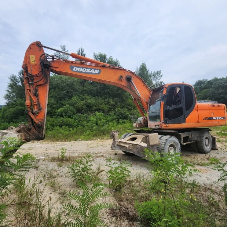 두산 DX210W 2008년식 3800만원 판매합니다. 두산 DX210W 2008년식 3800만원 판매합니다.