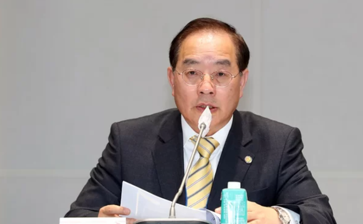<b>하윤수 부산교육감</b> 1심 벌금 700만원 선고 <b>당선무효</b>형... 