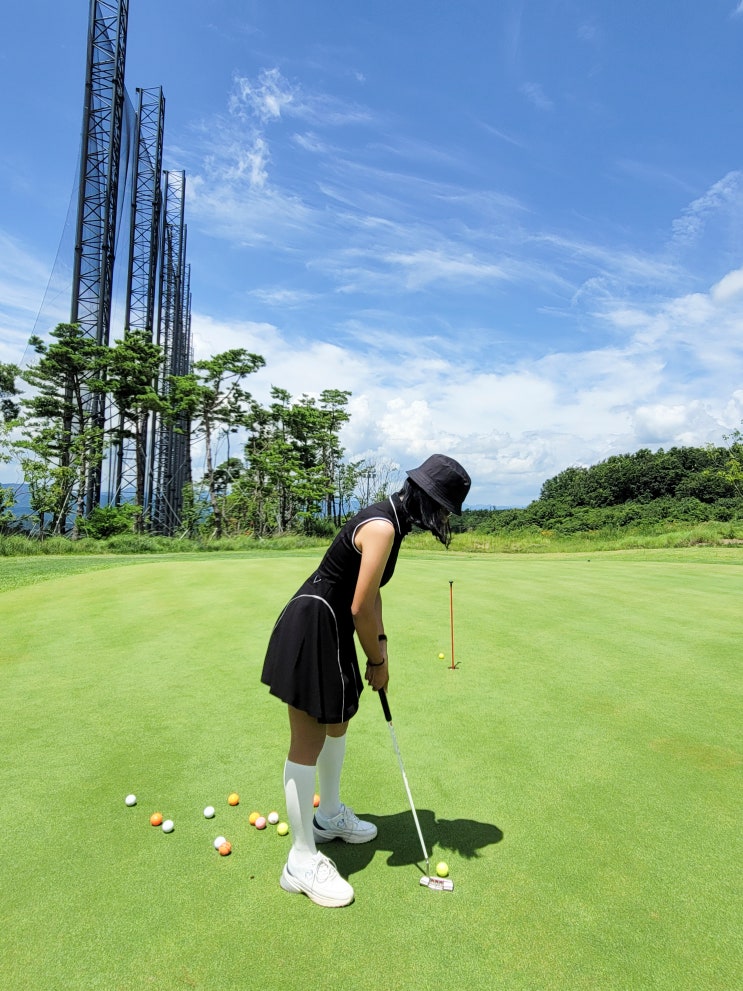  경주 루나엑스cc 골프연습장 숏게임 연습장에서 어프로치 퍼팅연습