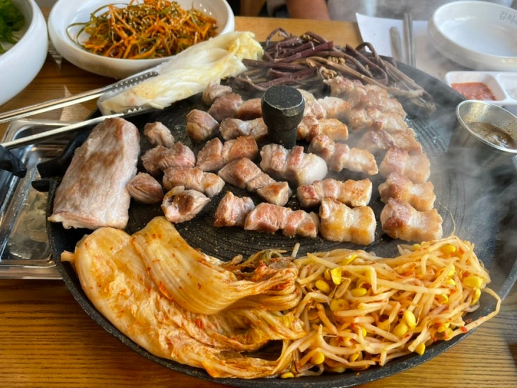  서울 여행 강서구 맛집 마곡맛집 김치옥에서 불금 삼겹살 한 근 파티