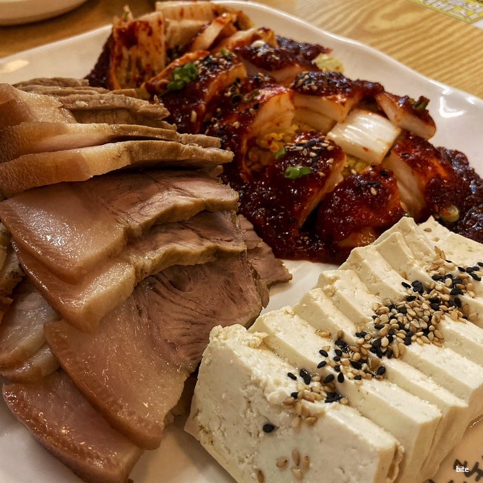  선릉역 보쌈 맛집 '한강로칼국수' 존맛 보쌈과 막걸리로 회식하기 좋은 곳