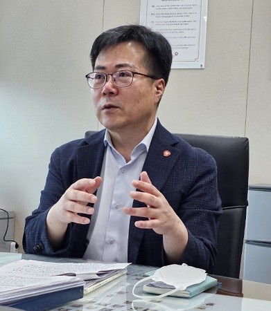 "요양보호사 대부분 60~70대… 인식 처우개선 필요" "요양보호사 대부분 60~70대… 인식 처우개선 필요"