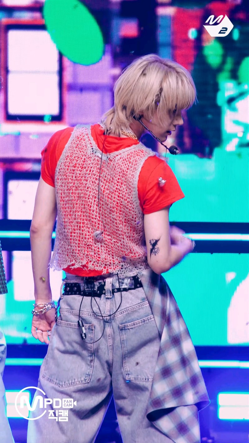 엔시티 유 텐 배경화면 Baggy Jeans