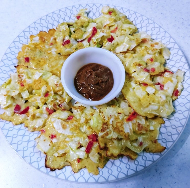  [다이어트/ 술안주 ]  맛도 좋고 건강에 좋은 아삭아삭 양배추 계란 전