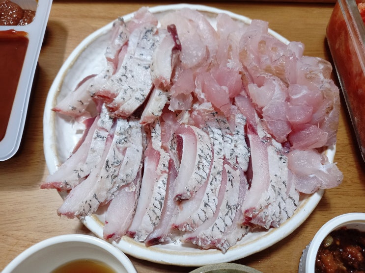  민어 가격과 맛, 먹는법까지 부레 맛이 최고인 민어회 택배주문 후기  종결판
