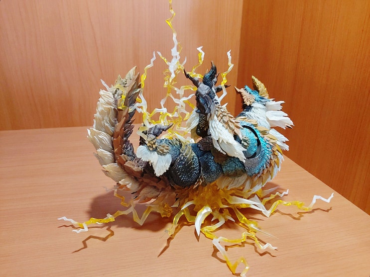  S.H.몬스터아츠 몬스터헌터 진오우거 리뷰