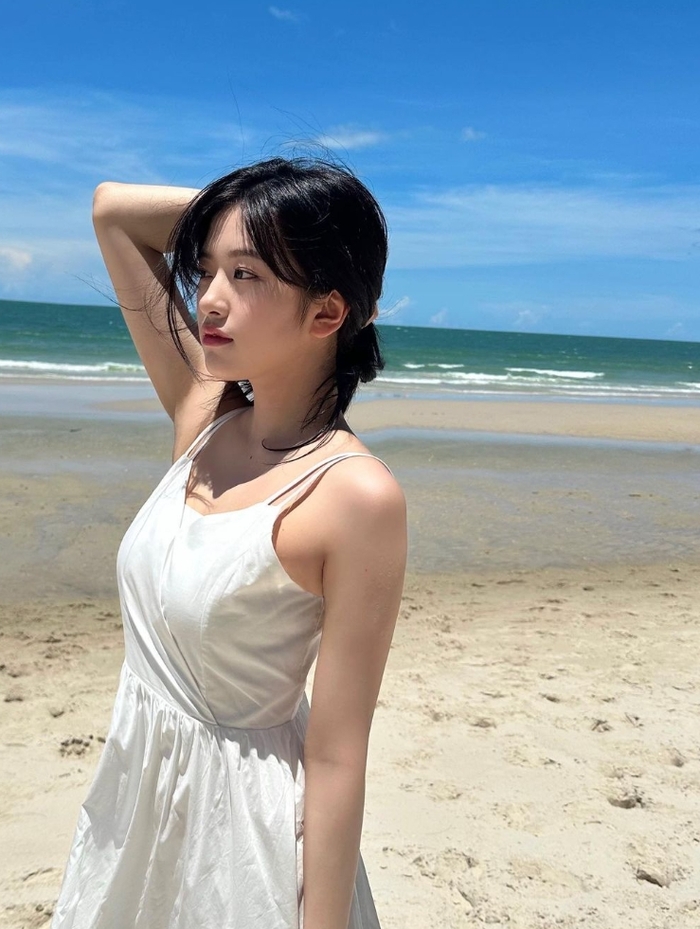 '안댕댕' 아이브 안유진, 인간 이온 음료 비주얼...청순 여신 그 자체 '안댕댕' 아이브 안유진, 인간 이온 음료 비주얼...청순 여신 그 자체