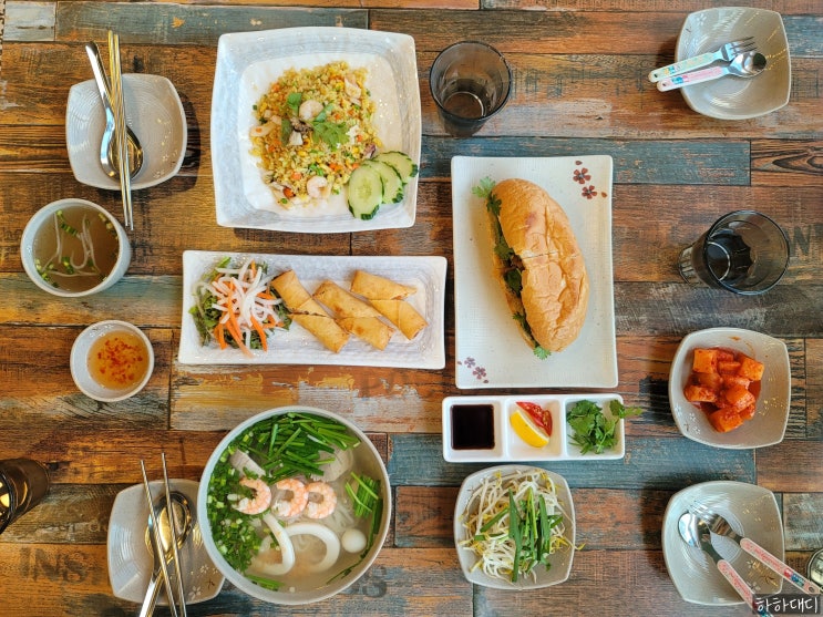  경남 김해 내외동 맛집 ㅣ 빵이 바삭한 반미와 국물이 깔끔한 쌀국수가 있는 라이옥 베트남 쌀국수 홈플러스 김해점 방문기