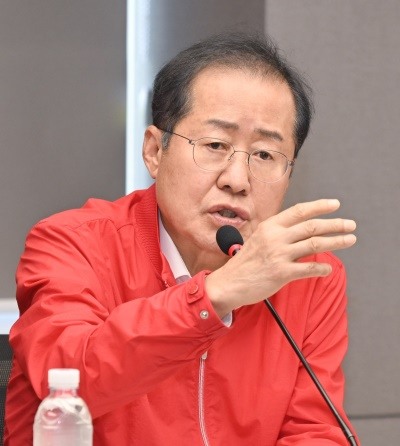 <b>홍준표</b> "<b>정권</b> 내내 <b>이재명</b> 수사로 끝나나"