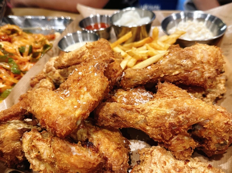  바삭한 오븐 치킨맛집 "누구나홀딱반한닭" (+신도림점)