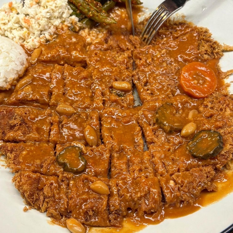 광화문 한식 맛집:: 왕돈까스와 보리밥이 맛있는 “이스트빌리지” 광화문 한식 맛집:: 왕돈까스와 보리밥이 맛있는 “이스트빌리지”