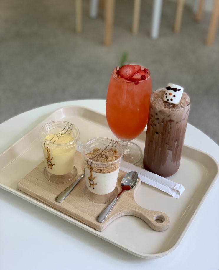 홍대 연남동 푸딩 맛집 <디어다온 DEAR DAON> 서울 감성 디저트 카페 추천