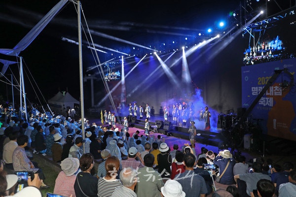  명량대첩축제, 관광객 17만 명 몰려와.. 글로벌 역사문화축제 성장 발판