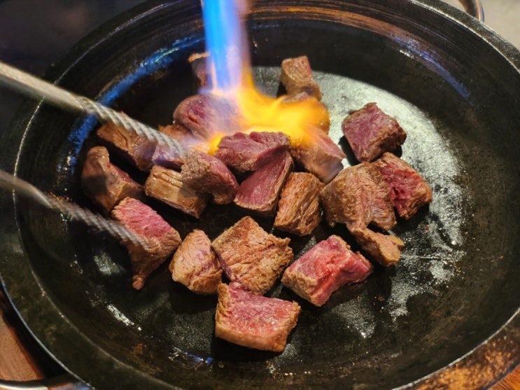  불꽃상회 천안불당동한우 맛있게 구워주는 집 불쇼는 덤