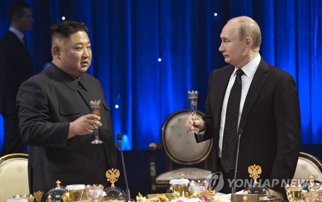 국무원 부총리 파견…경제협력 <b>논의</b> 이뤄질듯 #<b>러시아</b> #<b>김정은</b>