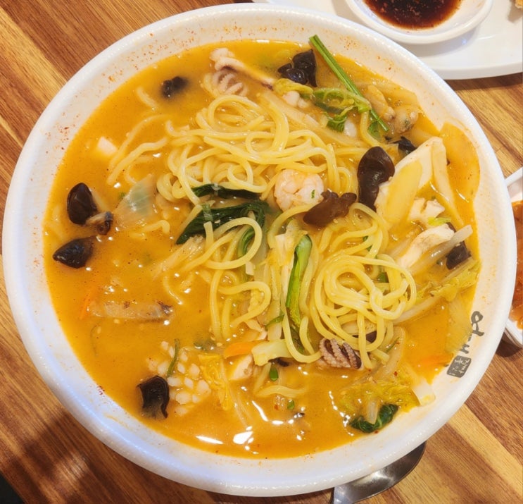  역대짬뽕 - 장한평역 장안동 짬뽕집! 처음 맛보는 백짬뽕 후기는?