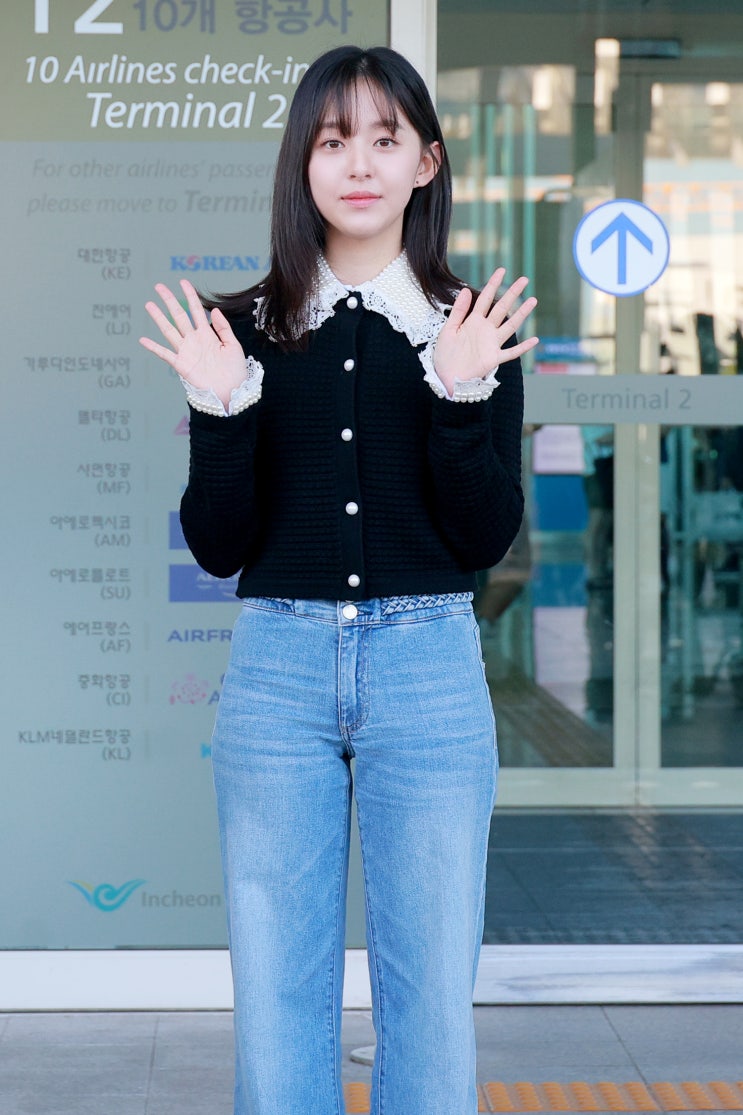  배우 박지후, 청순 발랄 공항 패션
