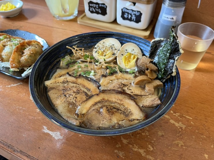  진하고 깊은 라멘을 파는 홍대라멘맛집 아야멘