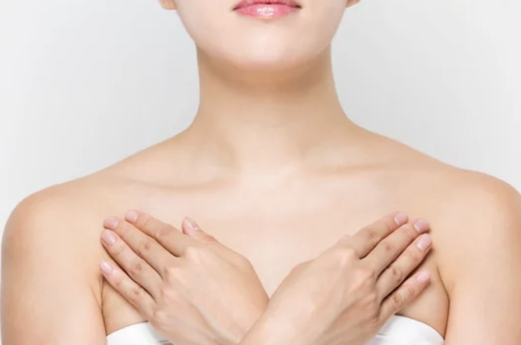 가슴 & 유두 뾰루지: 피지낭종과 모낭염까지