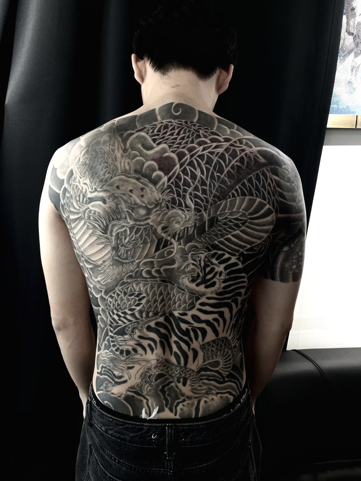  이레즈미부터 블랙 앤 그레이까지 다양한 등한판타투