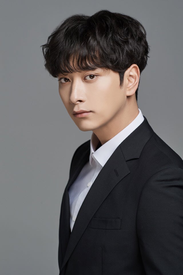 2pm 찬성 황찬성 나이 와이프 부인 아내 결혼 자녀 가족 군대 고향 프로필