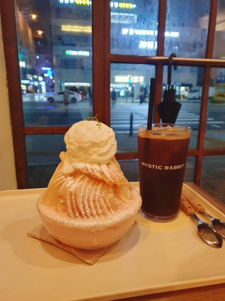  잠실 미스틱래빗 달고 시원한 복숭아빙수