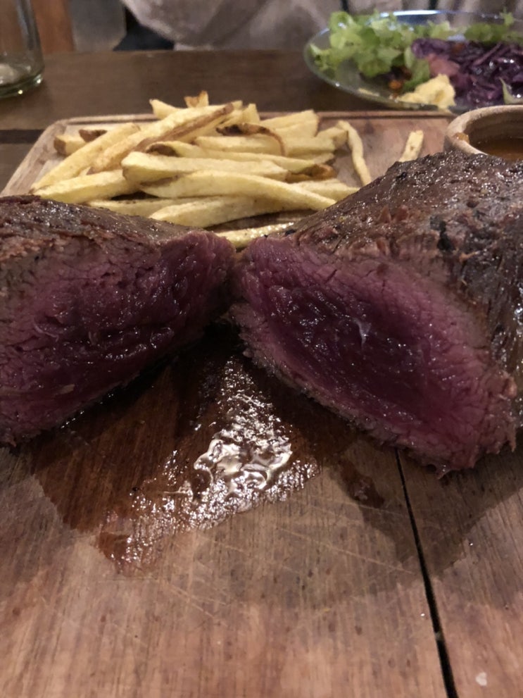  마녀시장에 있는 The Steakhouse 존맛