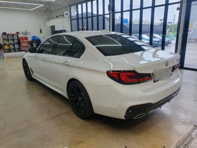 시흥 신현로38번길 / 사틴블랙 전체랩핑 & 루프스킨/ BMW / 5시리즈 (G30)