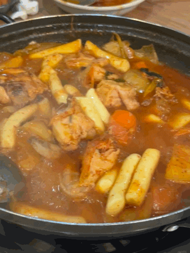  신사동 닭한마리감자탕, 진득한 국물에 소주한잔! 낮술도 대환영