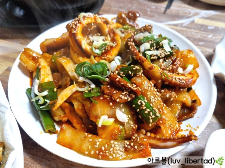 대전 동구 홍도동 백반집 밑반찬이 정말 화려한 홍도동맛집 용호식당