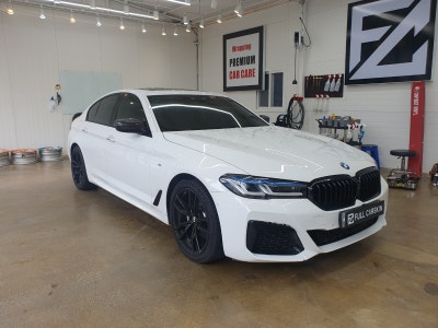 시흥 신현로38번길 / 사틴블랙 전체랩핑 & 루프스킨/ BMW / 5시리즈 (G30)