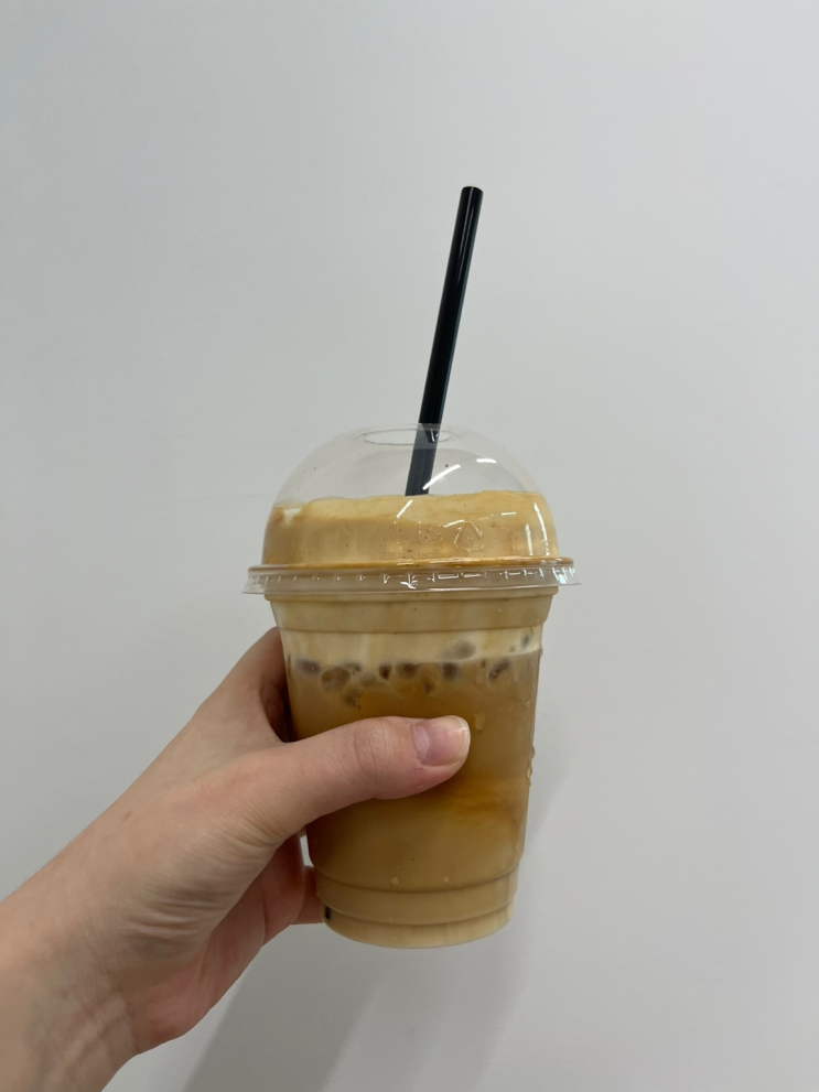  종로 아인슈페너맛집 미러볼커피스탠드/한입 먹고 충격받은 아인슈페너 ;;