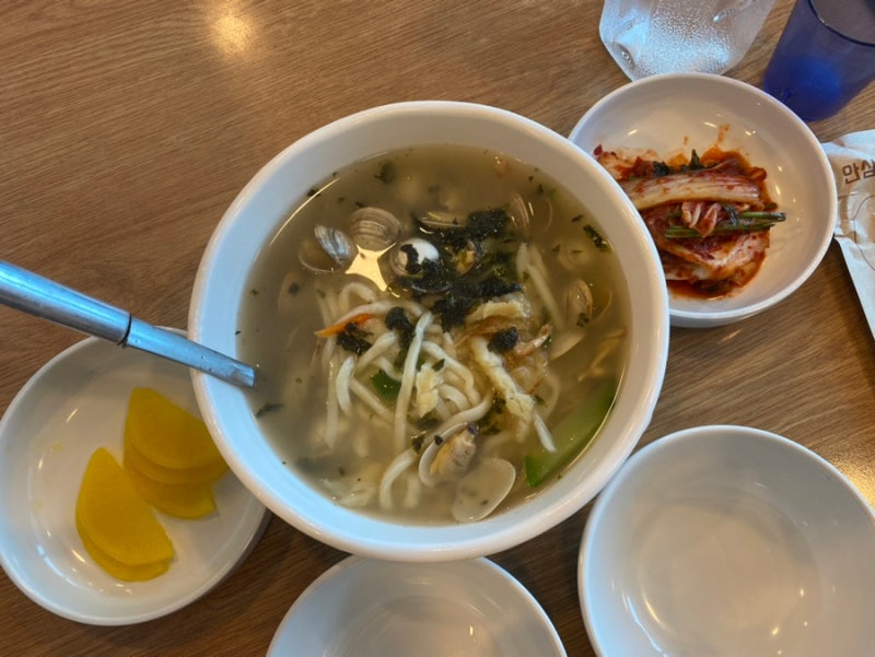 울산 동구 현대백화점 봉창이 해물칼국수 시원한 국물 맛