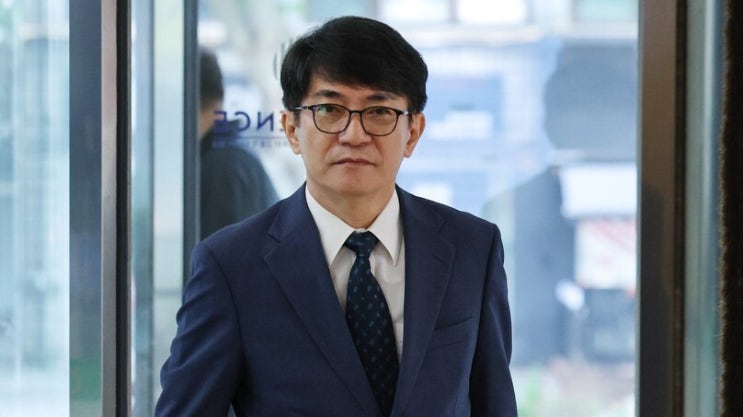  주식 10억 장기간 신고 안 한 이균용…행정부라면 최대 ‘해임’ [한겨레]