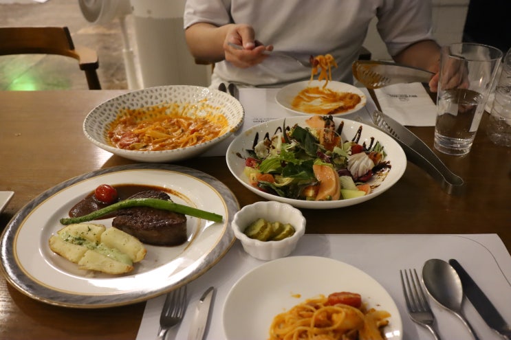  석촌호수뷰 분위기맛집 잠실레스토랑 스카이가든