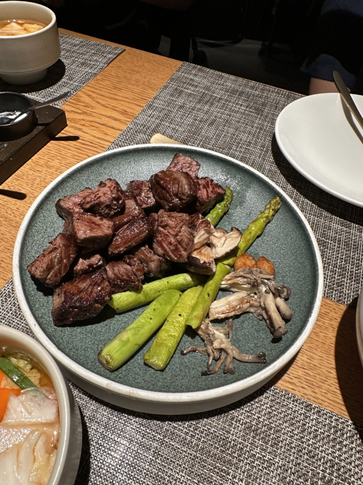  [ 엄마 생일 기념 1 ] 롯데호텔 서울 LG 시네빔 리뷰