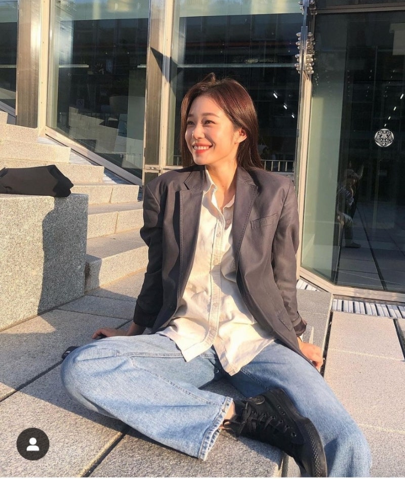 입꼬리 미인 노윤서 사복으로 가을 스타일링