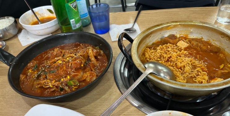  전주대 김치찌개 짜글이 전문점 개똥이네