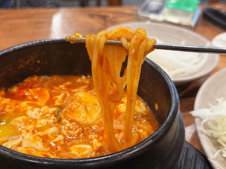  숙대맛집 까치네분식 40년 전통 쫄면순두부 원조식당