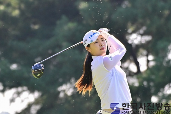 KLPGA "<b>이가영</b> KB금융 스타챔피언십" <b>단독 선두</b>로 ~