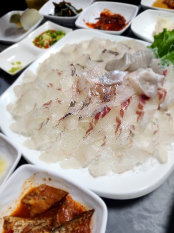  충남 홍성 내포 현지인 추천 맛집 밑반찬이 일품인 갈매기횟집