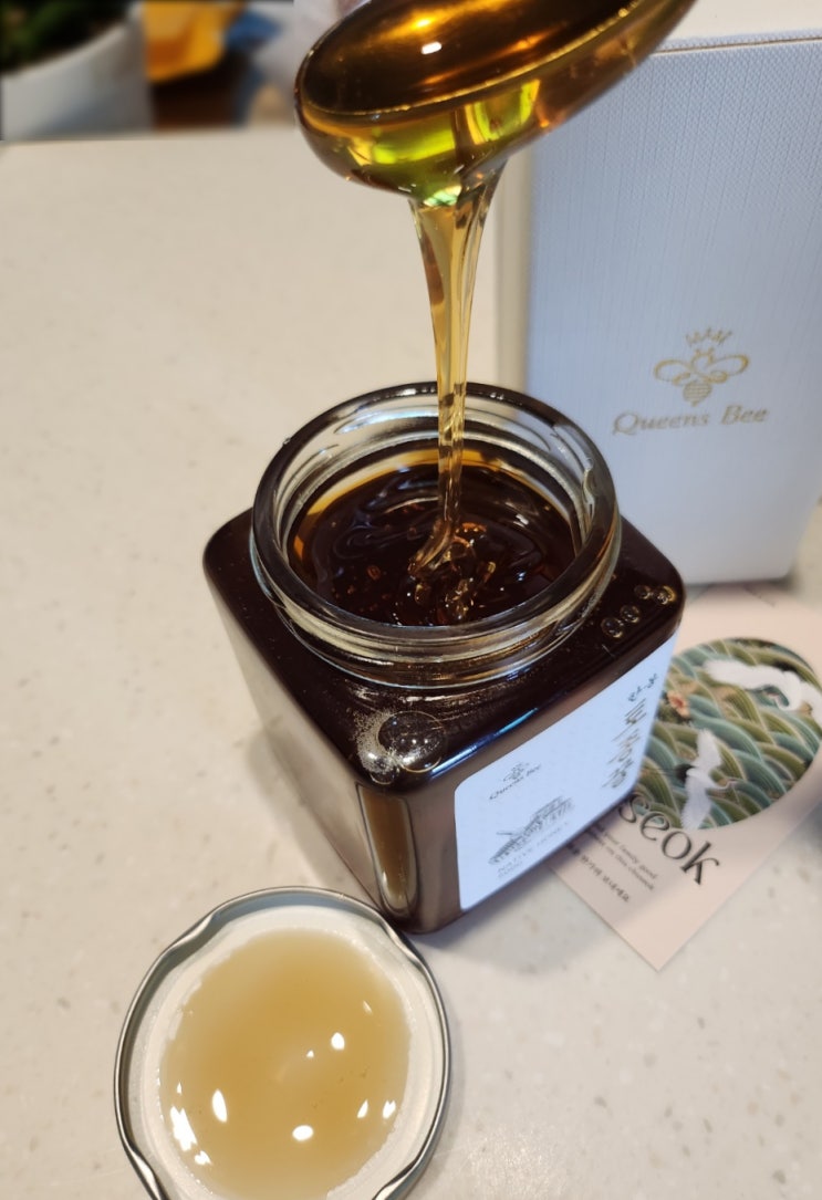 지리산 자락서 채취한 귀한 100% 자연산 토종꿀 선물세트 지리산 자락서 채취한 귀한 100% 자연산 토종꿀 선물세트
