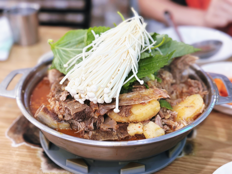  [오름 소소 맛집] 혼밥 가능, 고기가 듬뿍! "소문난 성수 감자탕"