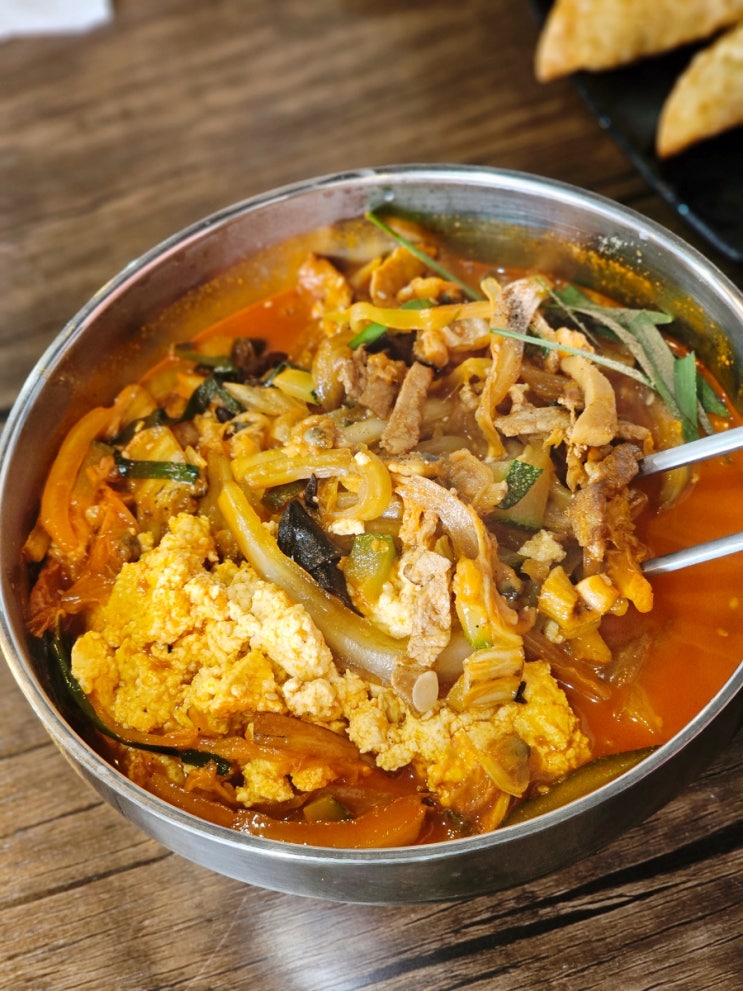  얼큰한 매운맛이 일품인 순두부 짬뽕 맛집 주문진신짬뽕
