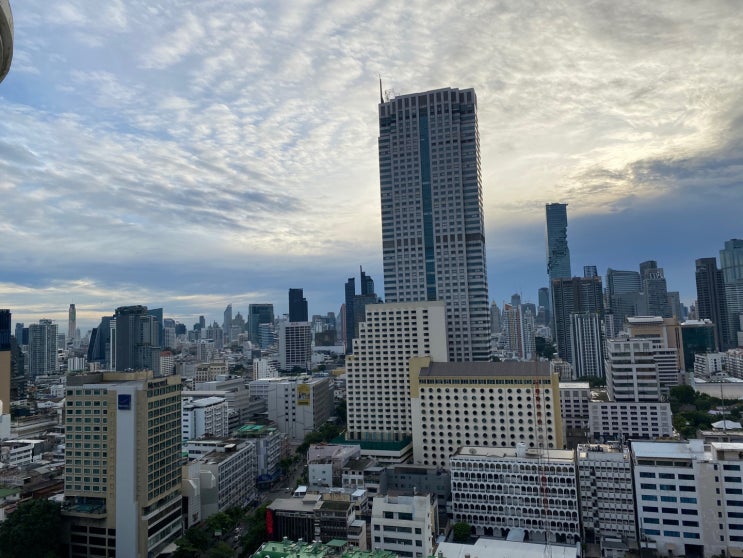 5성급 방콕 르부아 앳 스테이트 타워 뷰 스위트룸 숙박