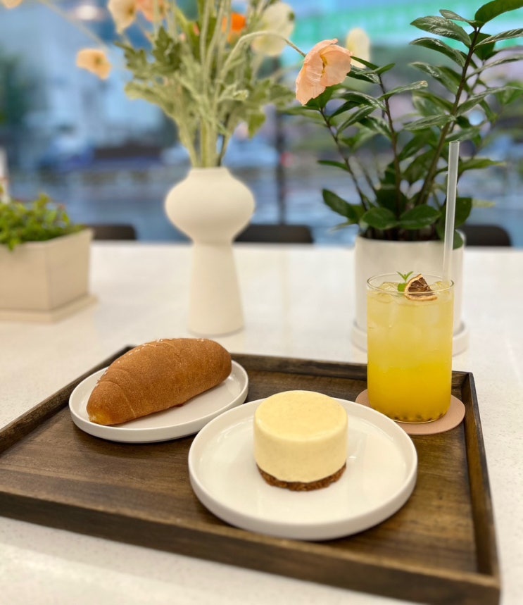  성수 베이커리 카페 추천 <온더 On the> 소금빵 맛집