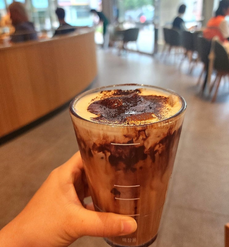  맛있는 스타벅스 가을메뉴 추천 !  '블랙 글레이즈드 라떼'