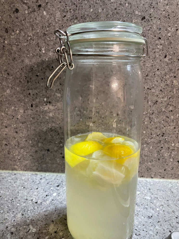 레몬 디톡스 다이어트: 효과, 하는 방법, 그리고 주의할 부작용