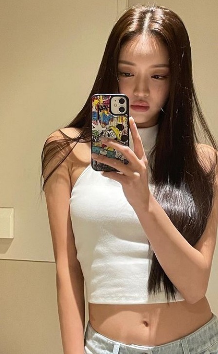 유아·모모·권은비, 크롭 상의 입고 '잘룩 허리' 뽐낸 스타들 유아·모모·권은비, 크롭 상의 입고 '잘룩 허리' 뽐낸 스타들