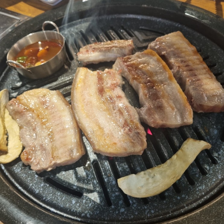 사당역고기 맛집 삼겹살에 소주한잔 하기 좋은 이곱착한고기